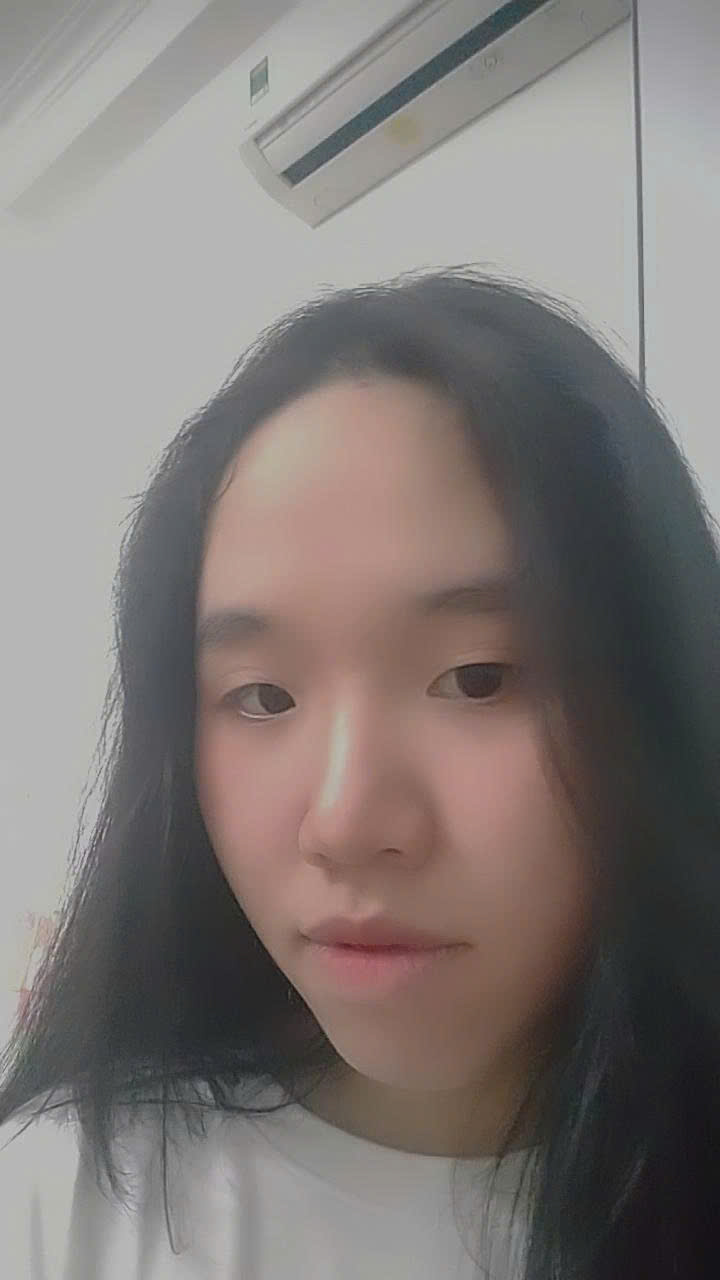 User Thư profile image