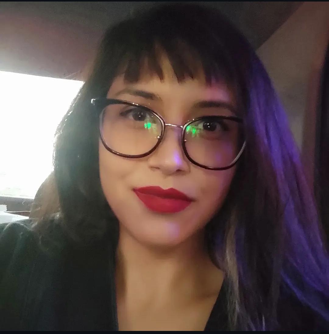 User Ana profile image