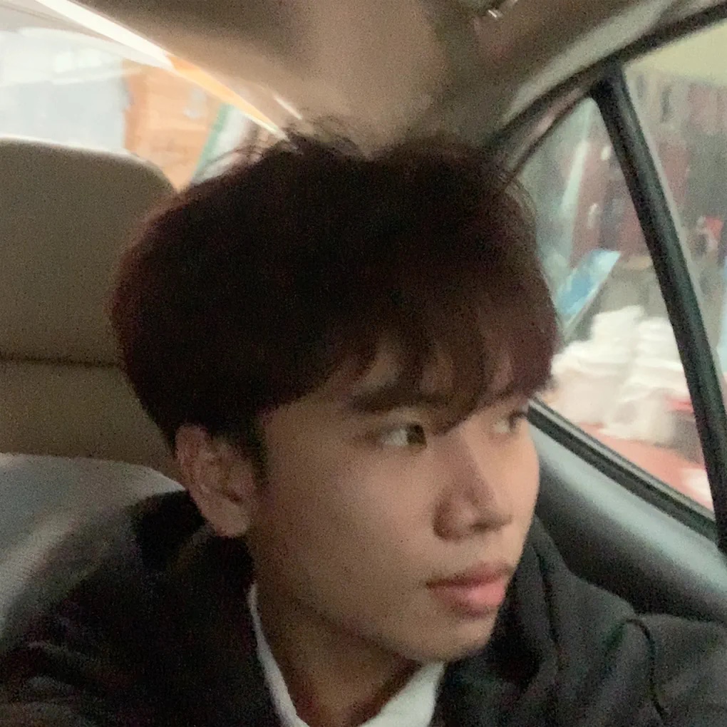 User bách profile image
