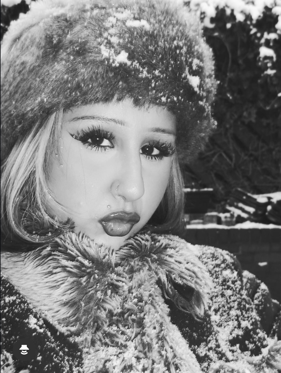 User Zobiya profile image