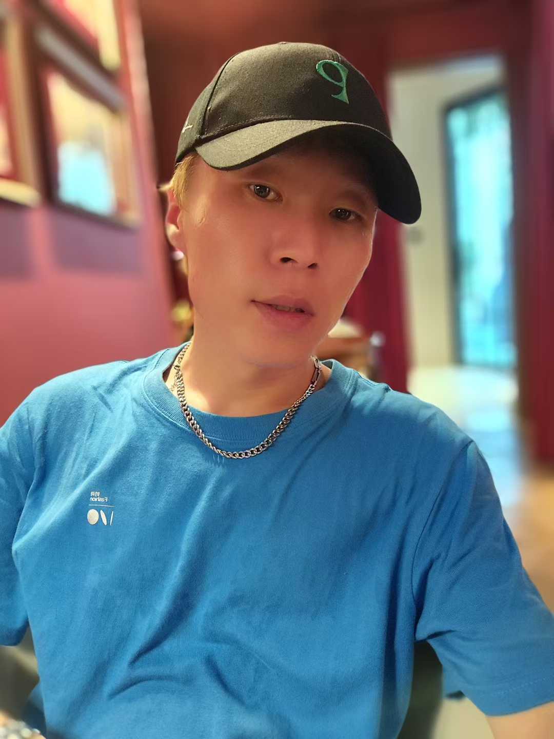 User 义 profile image
