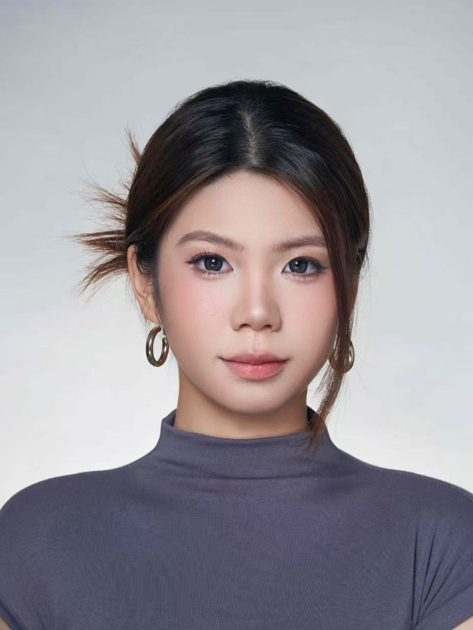 User Lu profile image