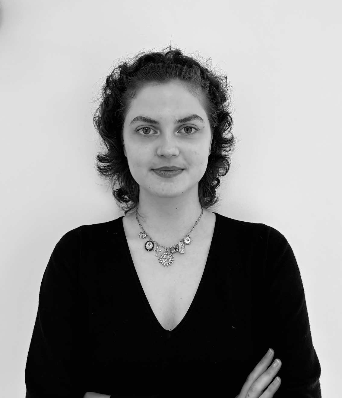 User Isabella profile image