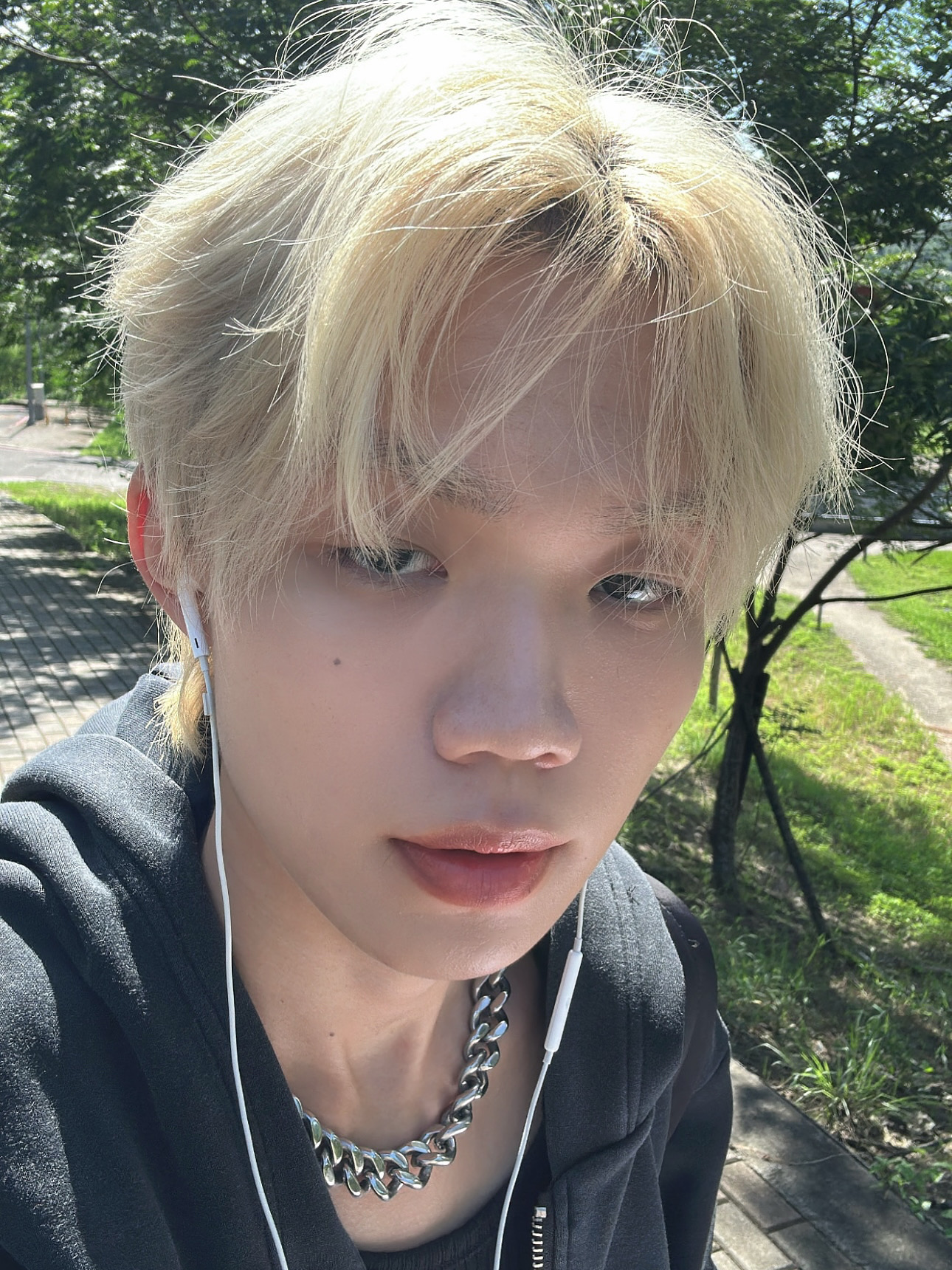 User Yian profile image