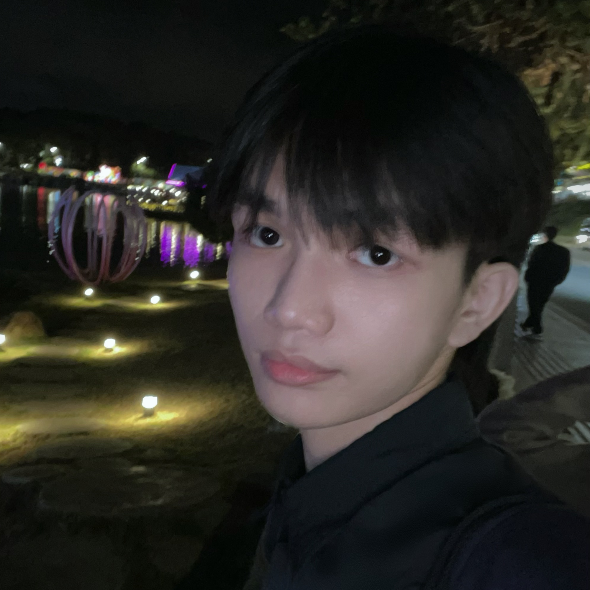 User Nhất profile image